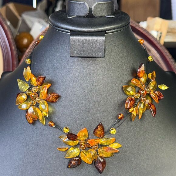 172. Vintage Baltic Amber Floral Statement Necklace Multicolor - Picture 1 of 3